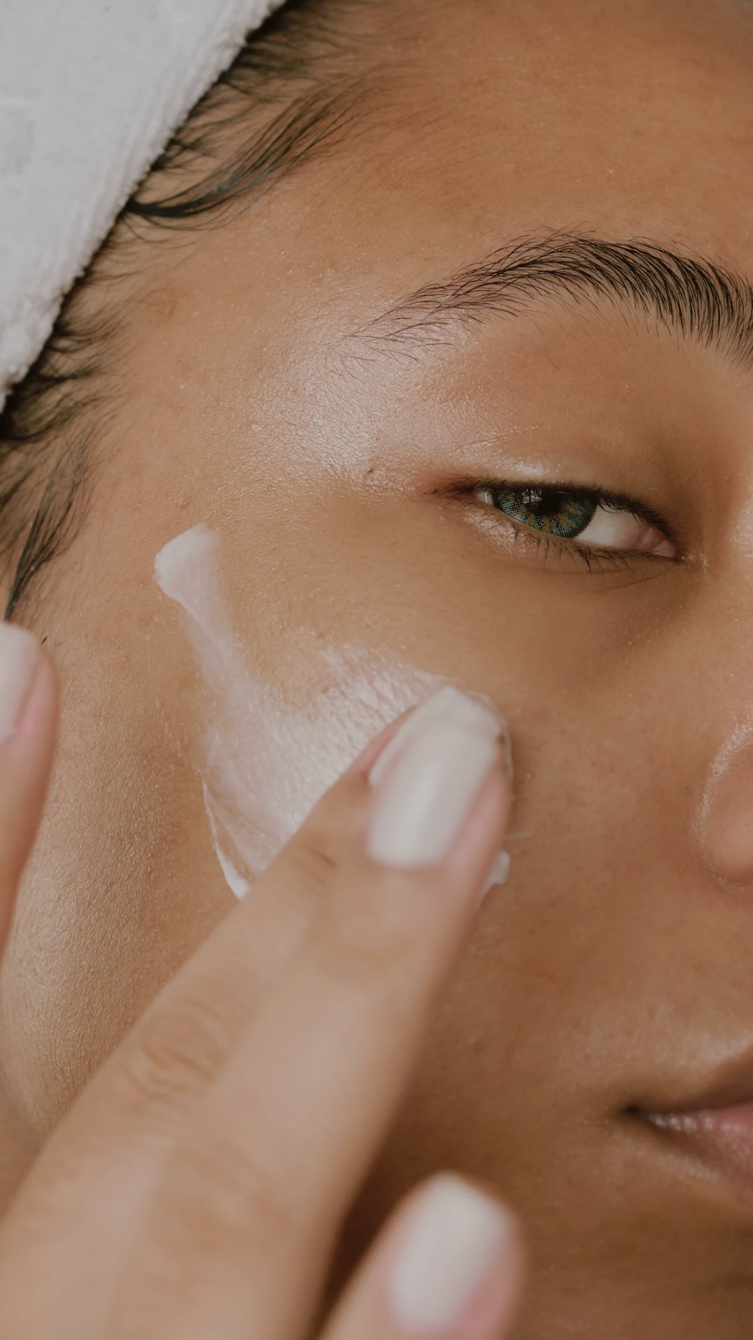 Part 2… Definitely did a million other things besides this. But these are the highlights! No body is perfect and neither am I! But hope this gave you a glimpse of my life(the less busy schedule)! Let me know if you enjoy this?
#chicagobuccal #chicagobuccalmassage #chicagoesthecian #buccalmassagechicago #chicagoskincare #chicagohydrofacial