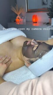 All the videos I haven’t posted, that are still on my camera roll! 
Will be definitely trying to get better about posting them all. 
In case you are wondering this is the Hydrofacial Glow Up treatment! 
.
.
Time: 90 min
Benefits: Lymphatic Drainage, exfoliation, hydration, improves skin tone and texture, improves fine lines, improves pore size(removes trapped dirt from pores), radiant skin, and no downtime! 
.
.
Book yours with the link in bio! 
#chicagoesthetician #westloopsalon #westloopesthetician